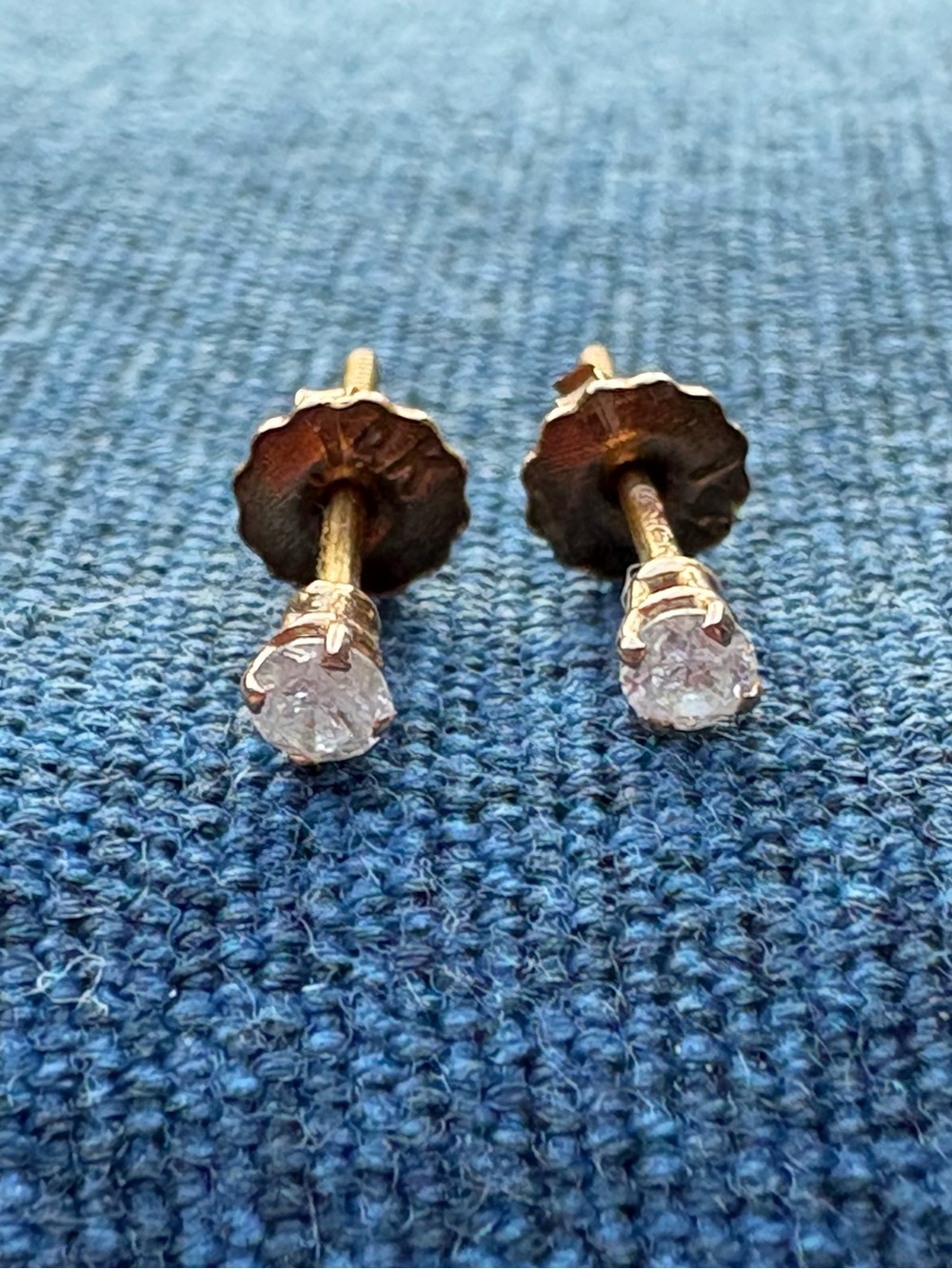 14K Diamond stud earrings - Picture 3 of 6